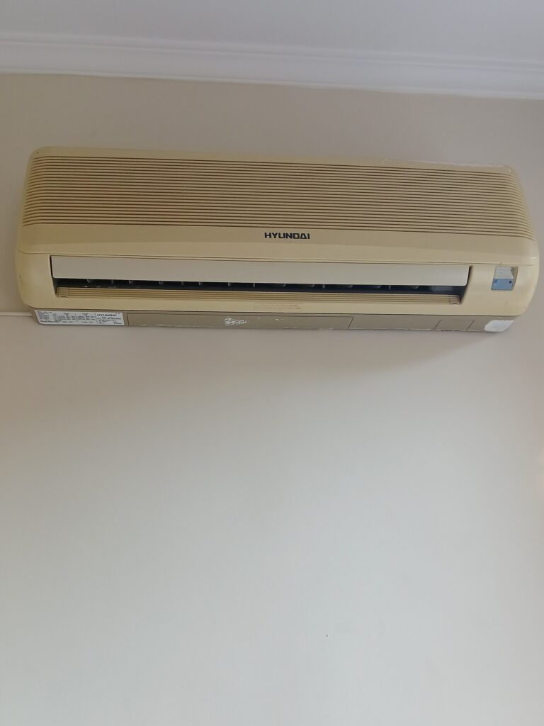 File:HYUNDAI - Air conditioner mini split (model BMS-12HD).jpg